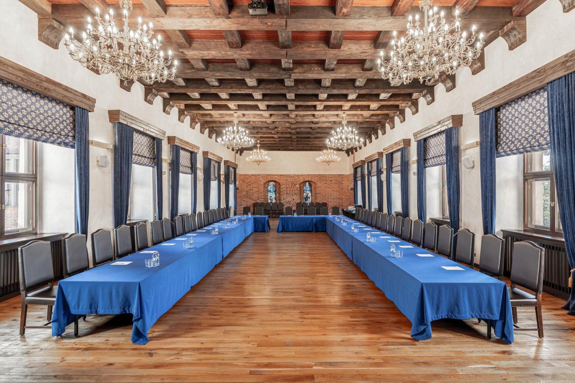 Zamek Uniejow Aparthotel Εξωτερικό φωτογραφία