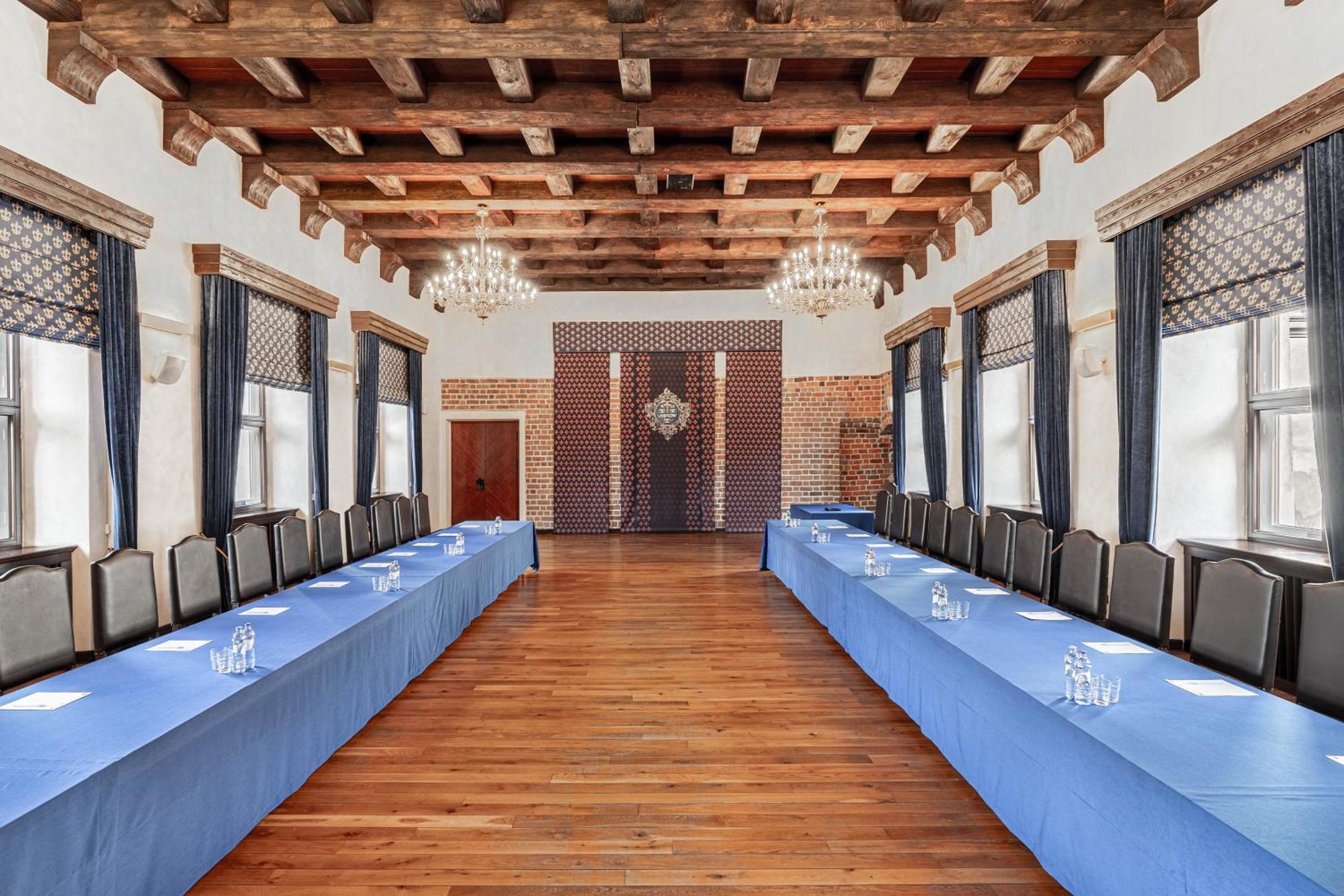 Zamek Uniejow Aparthotel Εξωτερικό φωτογραφία