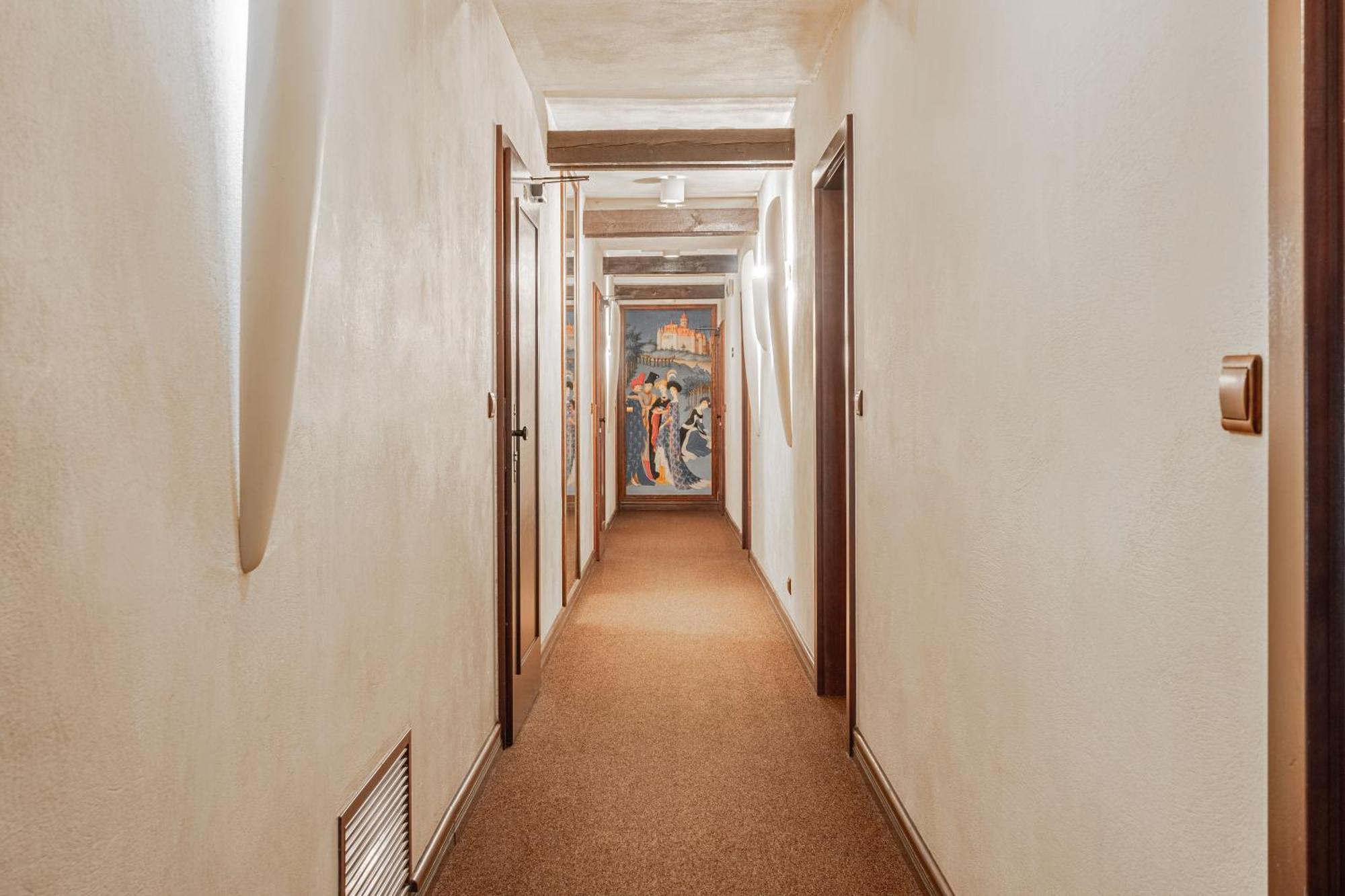 Zamek Uniejow Aparthotel Εξωτερικό φωτογραφία