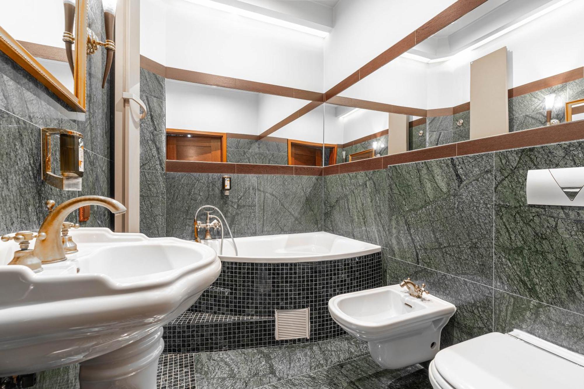 Zamek Uniejow Aparthotel Εξωτερικό φωτογραφία