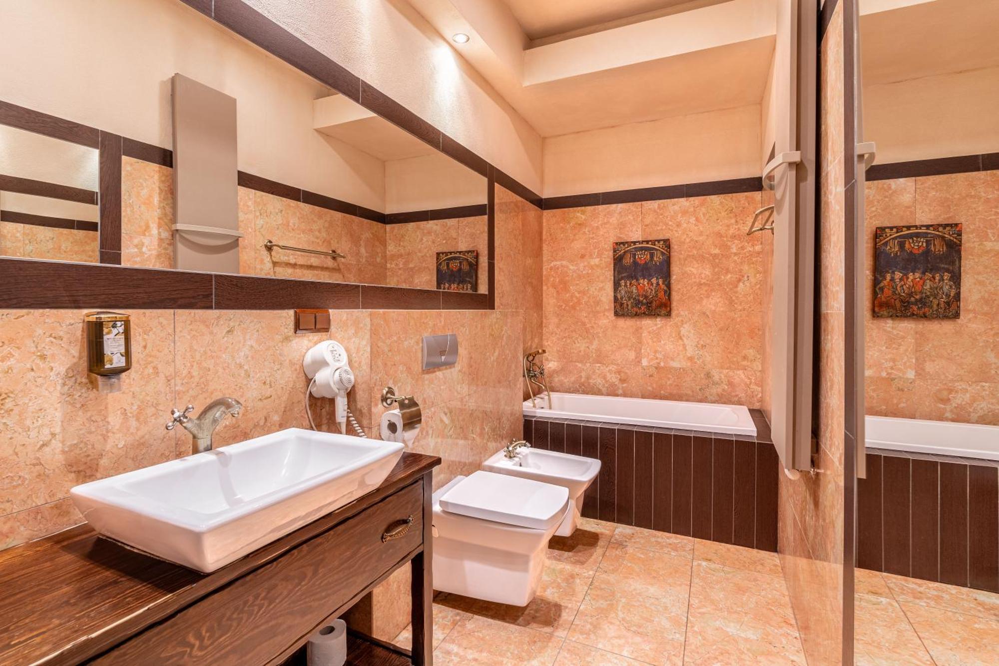 Zamek Uniejow Aparthotel Εξωτερικό φωτογραφία