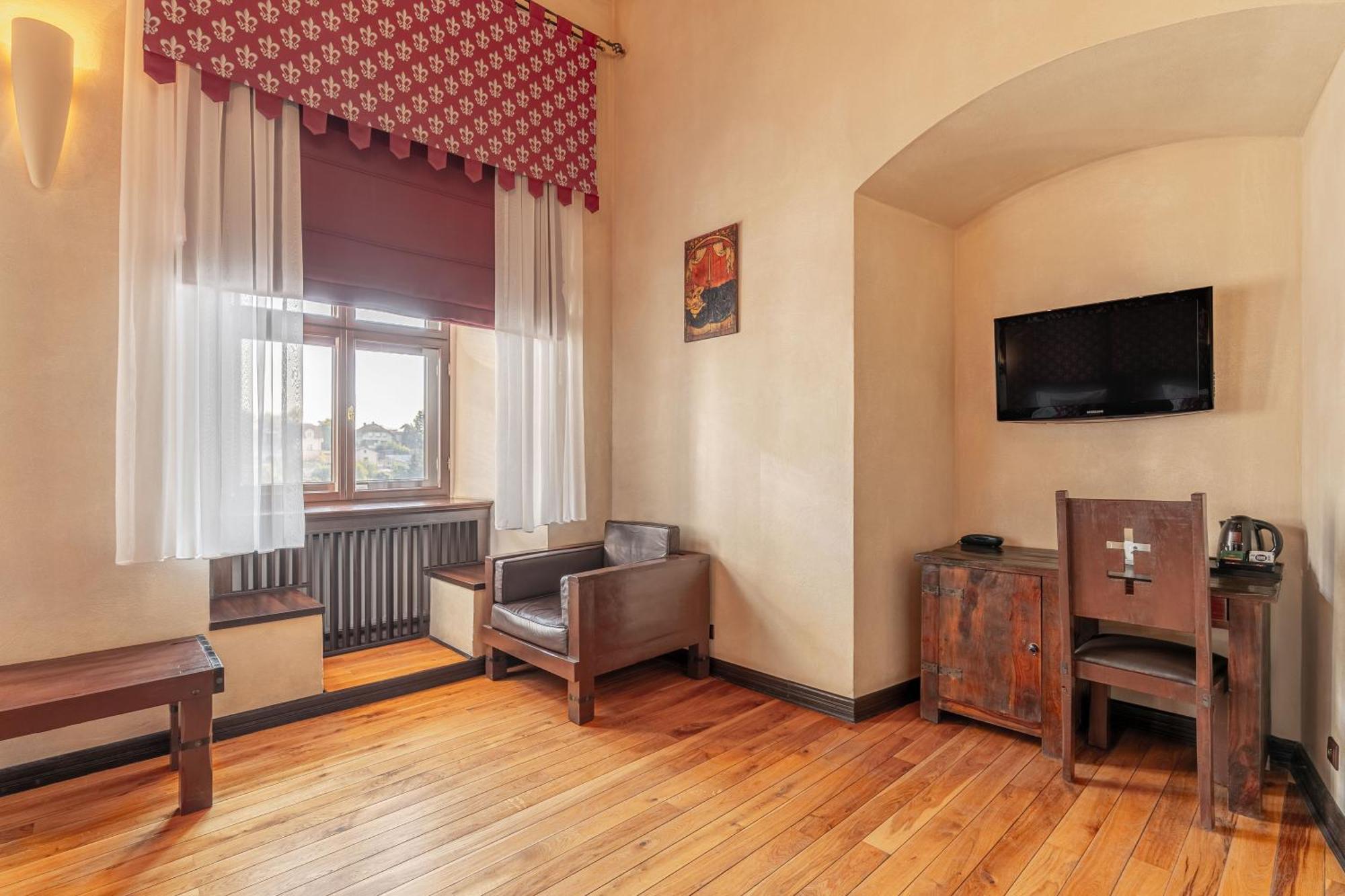 Zamek Uniejow Aparthotel Εξωτερικό φωτογραφία