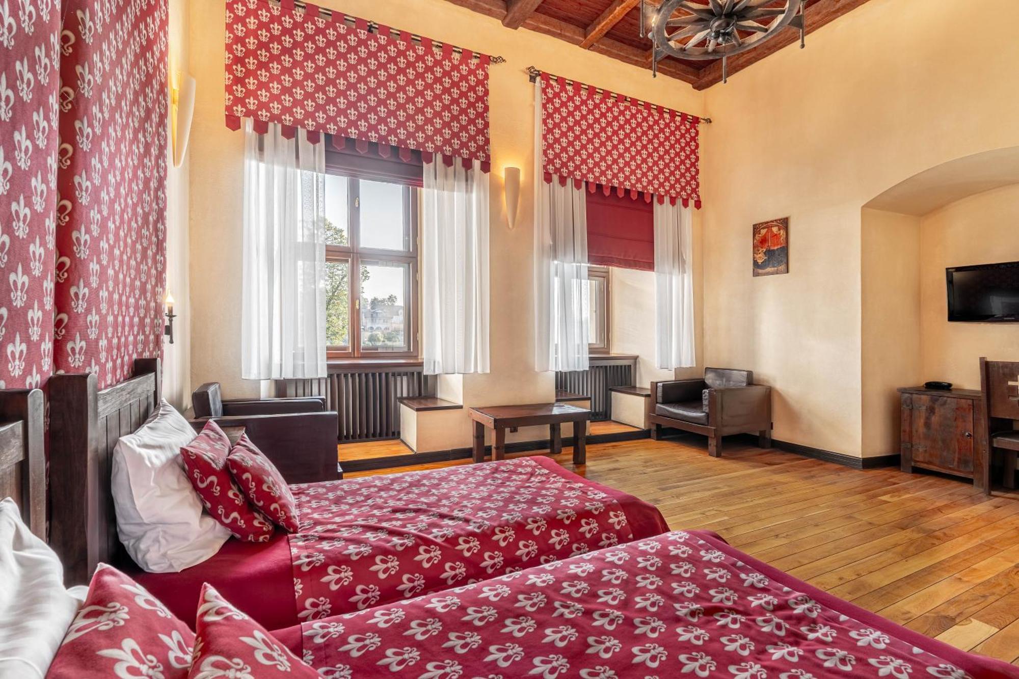 Zamek Uniejow Aparthotel Εξωτερικό φωτογραφία