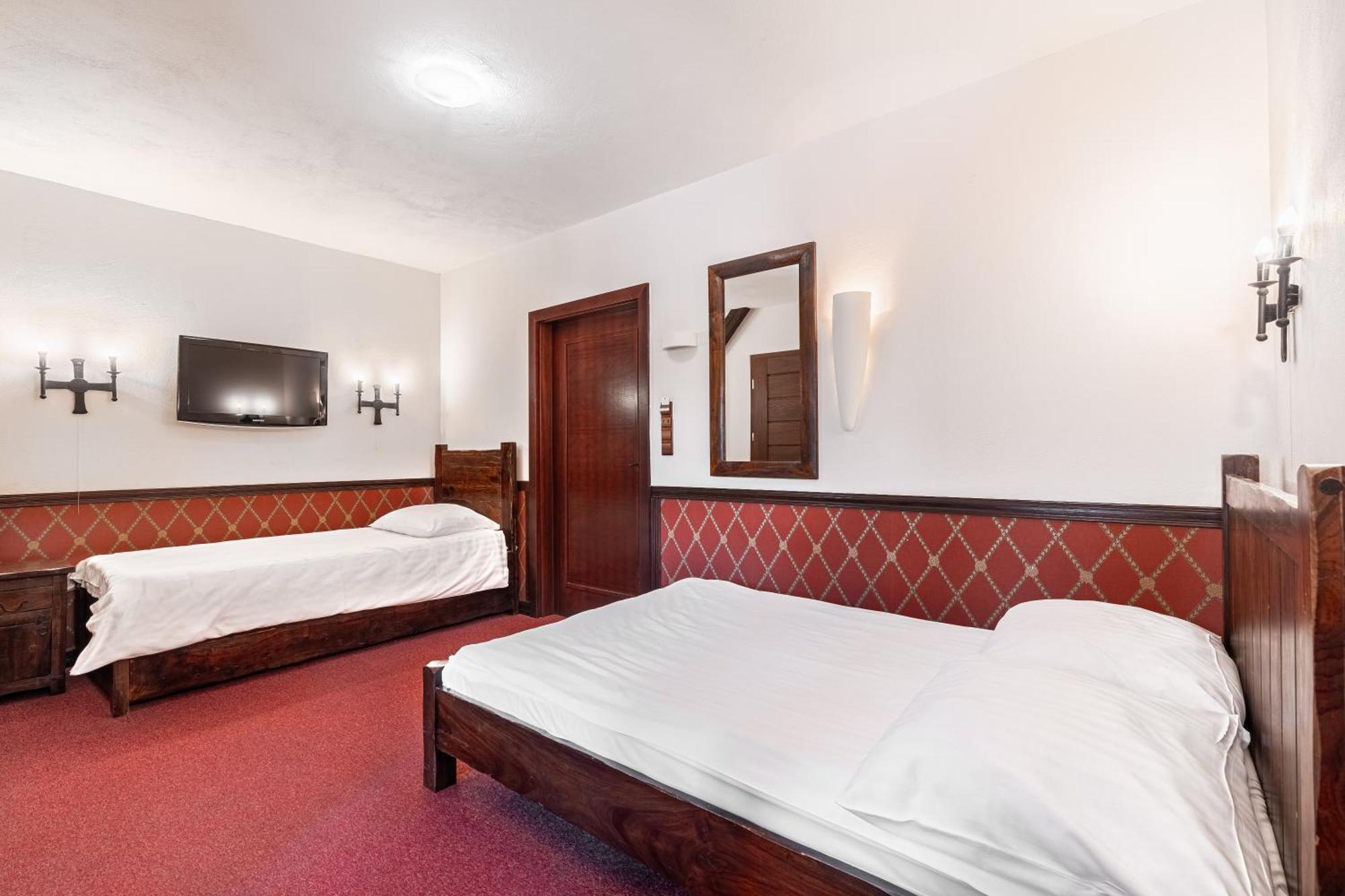 Zamek Uniejow Aparthotel Εξωτερικό φωτογραφία