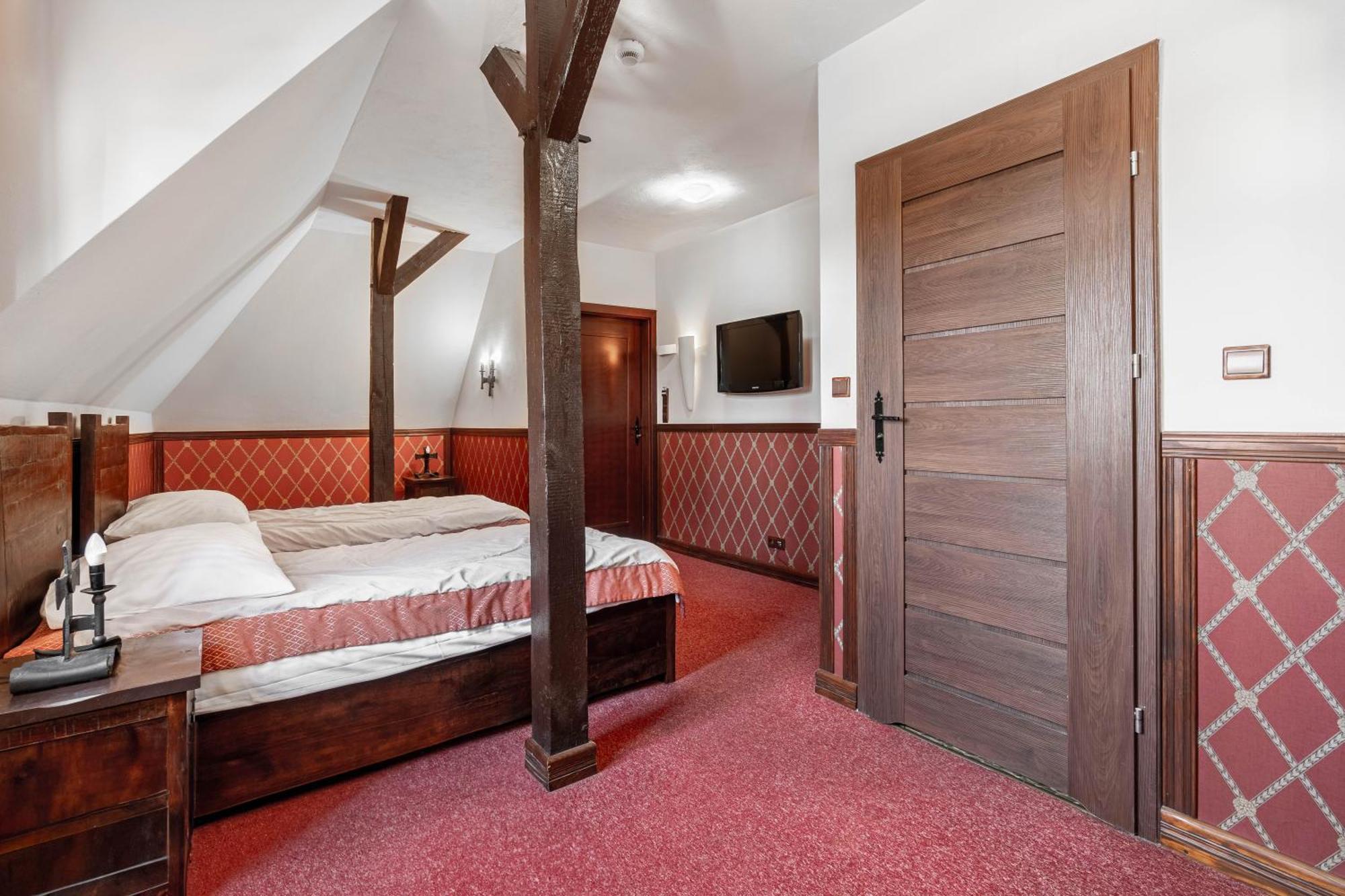 Zamek Uniejow Aparthotel Εξωτερικό φωτογραφία