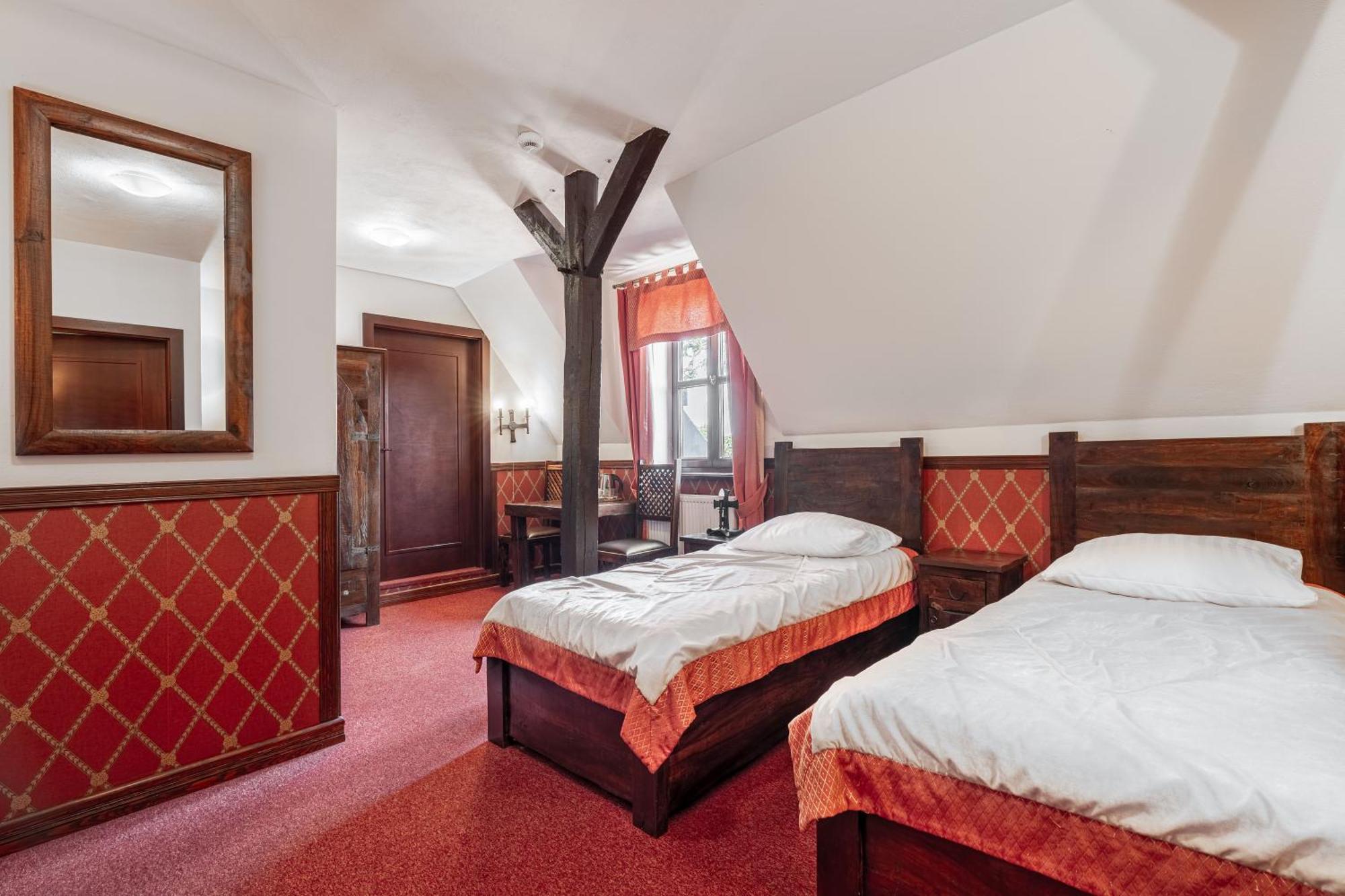 Zamek Uniejow Aparthotel Εξωτερικό φωτογραφία